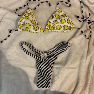 Bikini Joes Medium Smiley Face Top & Strip Thong